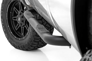 Ford F-550 Super Duty Nerf Steps - Rough Country - 3-Inch Tube, Crew Cab - '99-'16